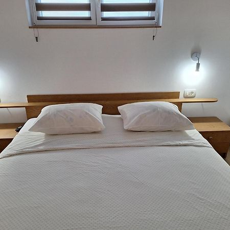 Gvacic House Apartman Supetarska Draga Kültér fotó